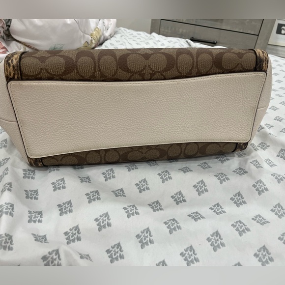 Coach shoulder bag 👜 - Picture 5 of 9